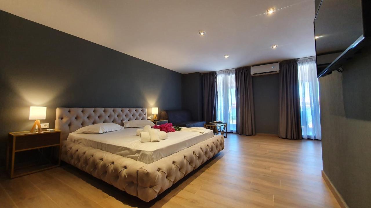 Hotel Viky Sarti Esterno foto